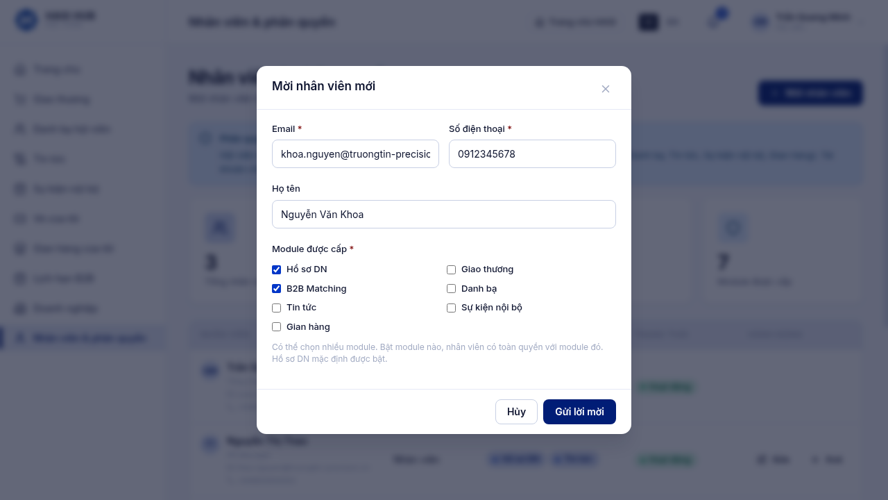 Biểu mẫu nhập email, số điện thoại, họ tên và danh sách 9 module được cấp